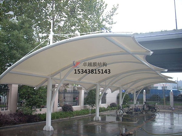 鄧州<font color='red'>膜結(jié)構(gòu)停車棚</font>【遮陽棚生產(chǎn)安裝】