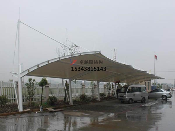 新河<font color='red'>膜結(jié)構(gòu)停車棚</font>【遮陽(yáng)棚廠家】生產(chǎn)設(shè)計(jì)