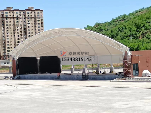 舞臺建筑采用膜結(jié)構(gòu)的原因？